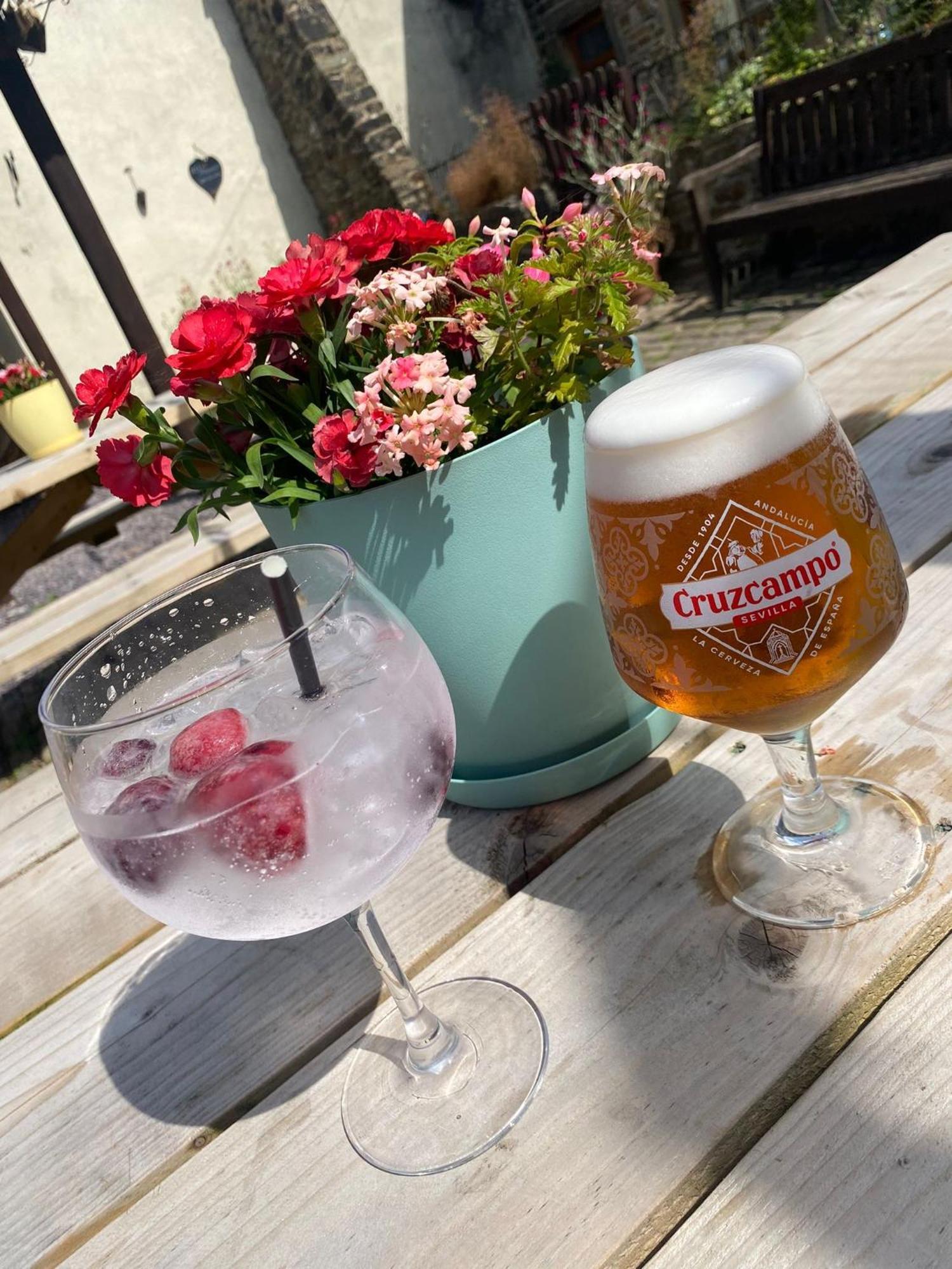 Отель Hare And Hounds Foulridge Экстерьер фото